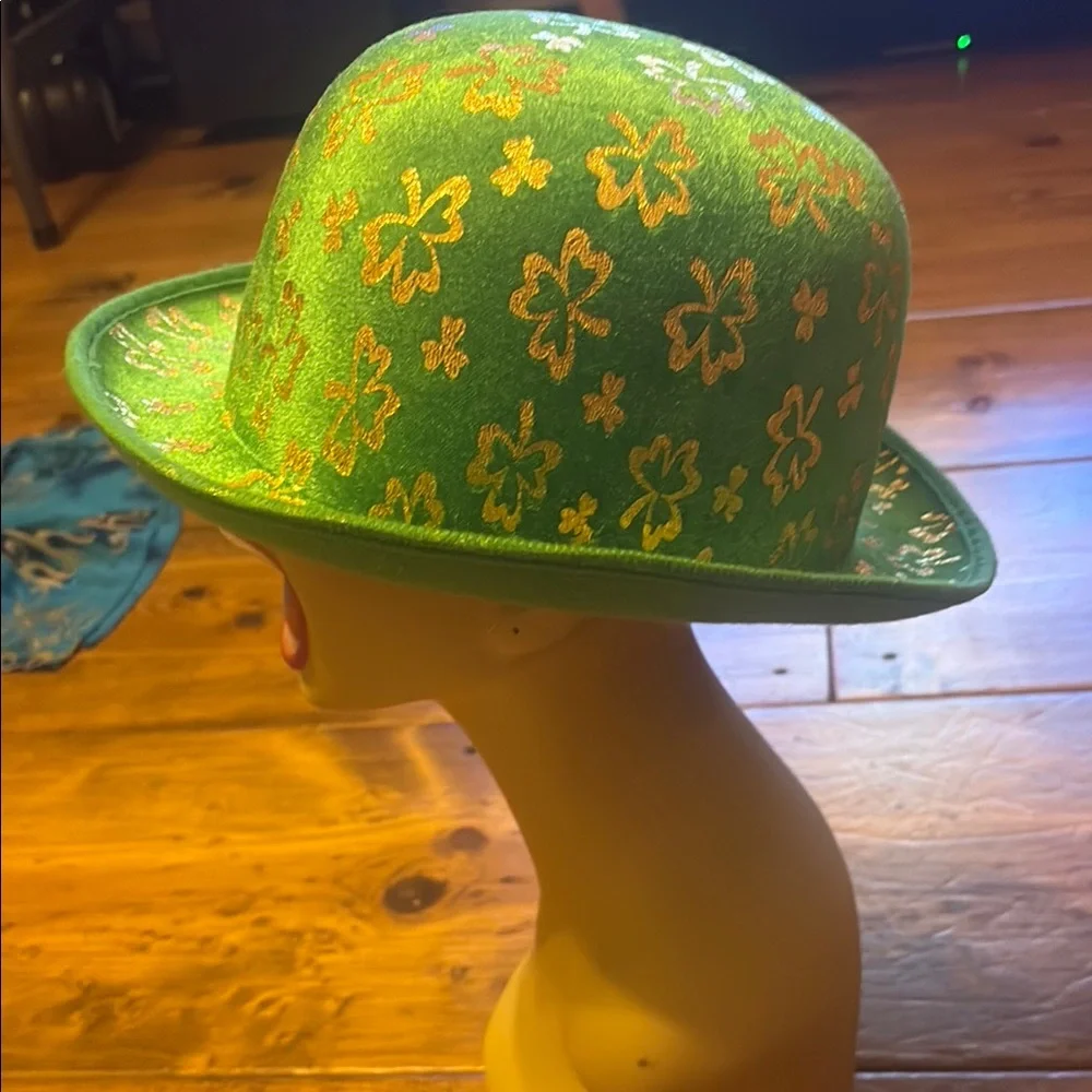 Green & Gold Shamrock ☘️ St. Patrick’s Day Bowler Hat 👒 🎩